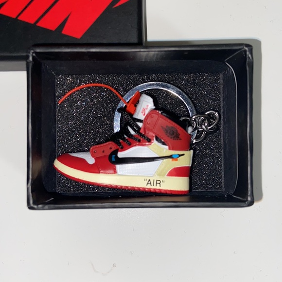 NIKE CUSTOM SHOE KEYCHAIN WITH BOX - Picture 3 of 8